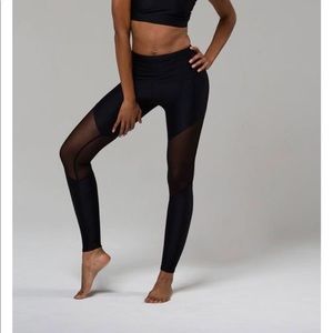 Onzie high rise track legging